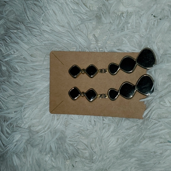Jewelry - Vintage Metal Faux Gold Earrings